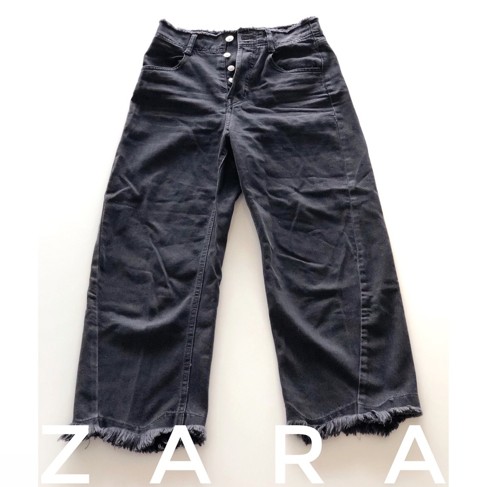 ZARA • Black cropped mom jeans button fly